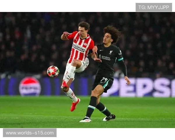 雷恩球员雅凯对贡萨洛·拉莫斯犯规，两黄变一红被罚离场